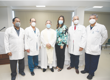 Israel Castillo, Luis Grullón, Padre Zoilo Méndez, Christina Mella, Joaquín Lora y Rubén Abreu.