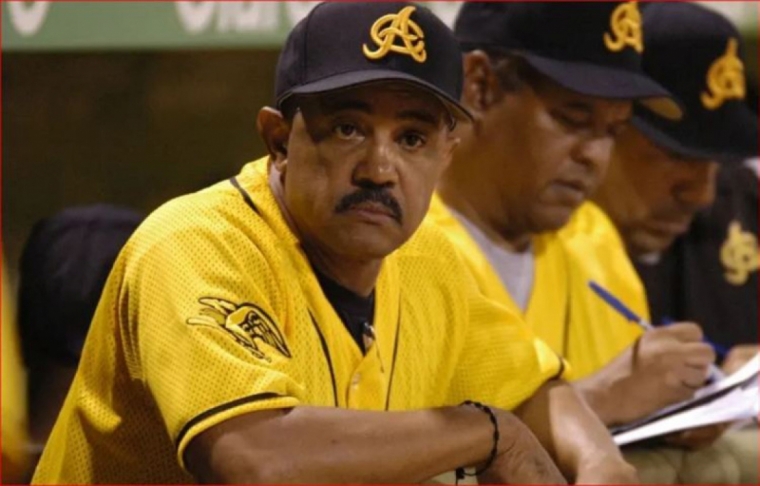 Los Padres muestran sus nuevos uniformes marrones - San Diego