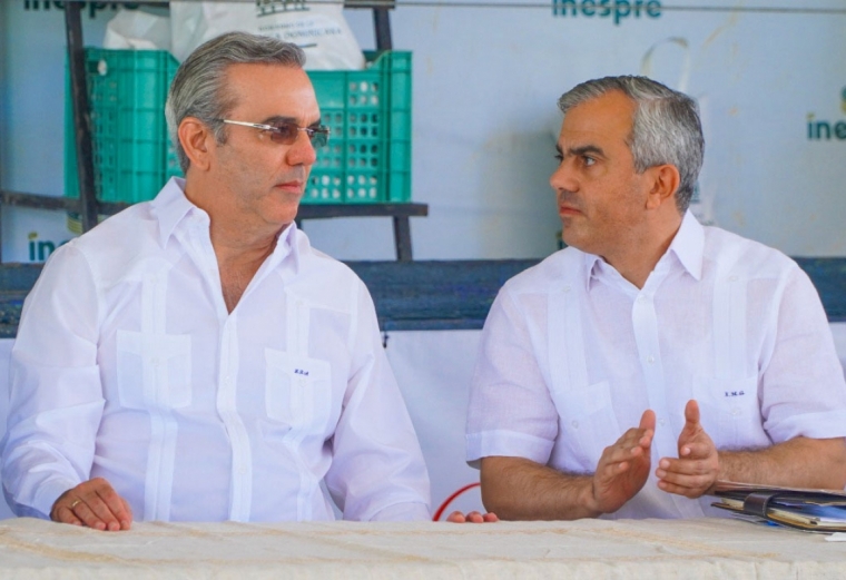 Presidente Abinader inicia ferias "Navidad con Inespre"