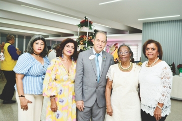 Amarilis Rodríguez, Marisol Soler, Carlos Tavárez, Daisy de Arvelo y Milagros Fernández. (Fotos: Carlos CHICON)