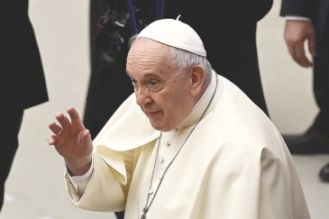 El papa pide la paz para Ucrania y resto de países atormentados por la guerra