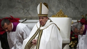 Papa afirma "vientos de guerra soplan" sobre la humanidad