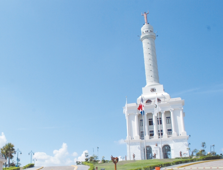 “El Monumento de Santiago merece respeto”, afirma Abel Martínez