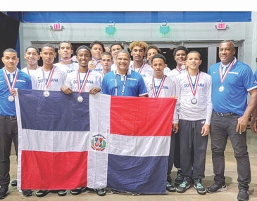RD obtiene medalla de plata Centrobasket U-15 y clasifica Campeonato FIBA U16
