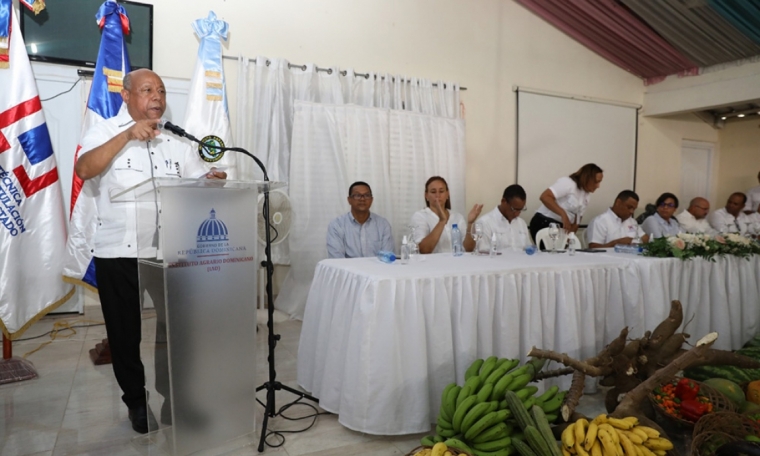 IAD y UTECT Lanzan "Plan de Titulación Definitiva" en Montecristi