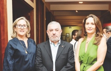 Patricia Robledo, Carlos Méndez y María Henríquez de Luna.