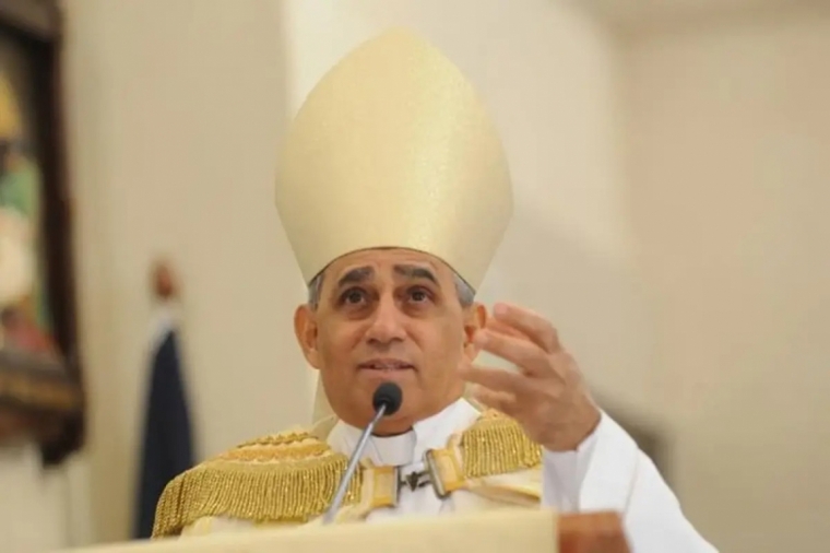Arzobispo Santiago envía carta de renuncia al Papa