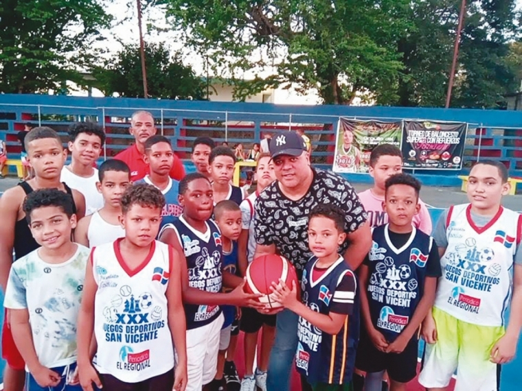 Quinteto  Negro conquista torneo intramuros mini basket club San Vicente