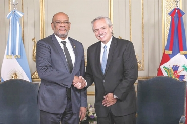 Presidente argentino expresa compromiso de ayuda a primer ministro de Haití