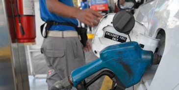 El Gobierno mantiene congelados los precios de los combustibles