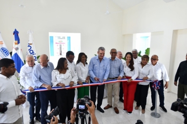 Abinader inicia construcción de aceras y contenes en San Luis y San Isidro