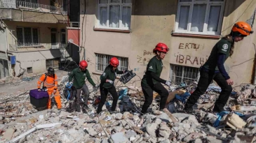 Tres muertos y 213 heridos tras nuevos terremotos en Turquía