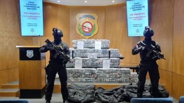 Autoridades se incautan de 320 paquetes de cocaína en 2 acciones simultáneas