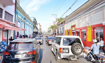 Extranjeros continúan desplazando los dominicanos del comercio en Santiago