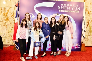 María Elena Pastoriza de Bermúdez, Elena Bermúdez, Lily Rodríguez de Eloy, Helena Eloy, Matilda Eloy, Miranda Santana, Rosanna Eloy Núñez y Simone Núñez.