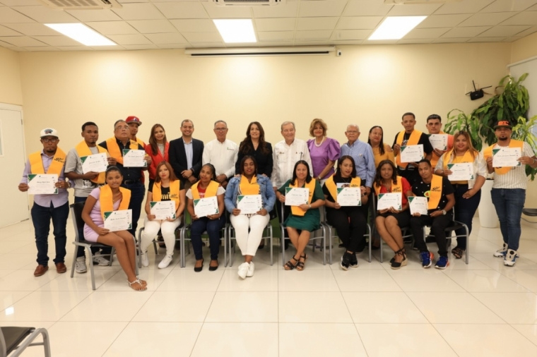 Escuela para Tabaqueros del INTABACO gradúa nuevos artesanos