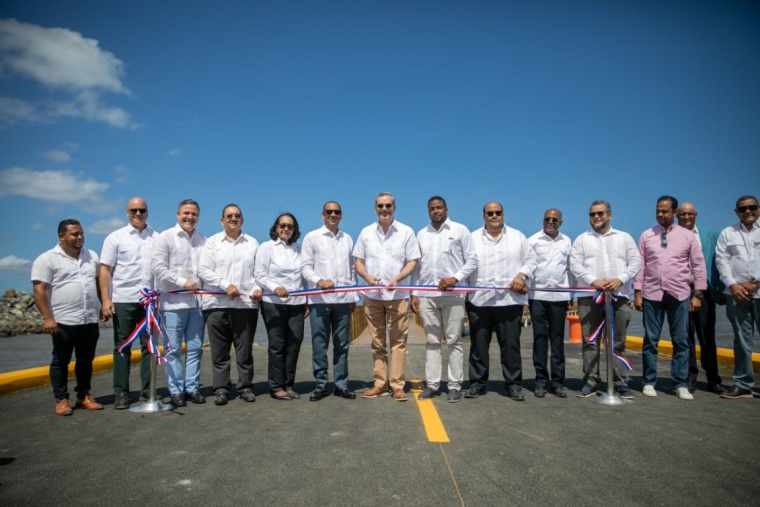 Abinader inaugura 4 obras en Hato Mayor y El Seibo