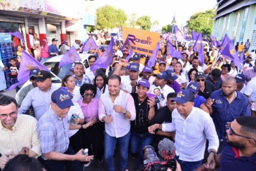 Abel Martínez acompaña pueblo SPM marcha contra alto costo de la vida e inseguridad