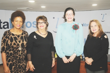 Marivell Contreras, Verónica Sencion, Aura Celeste Fernández y Varinia Caamaño.