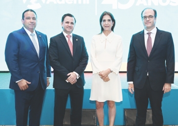 Juan Manuel Ureña, Andrés Bordas, Marta Lluberes y José Manuel Ortega.