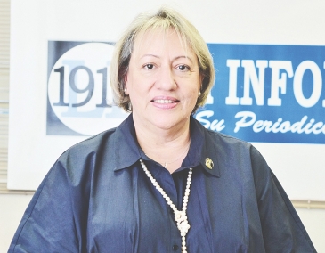 Bernarda Peña de Checo, Directora General de ADOVOHS, filial Norte.