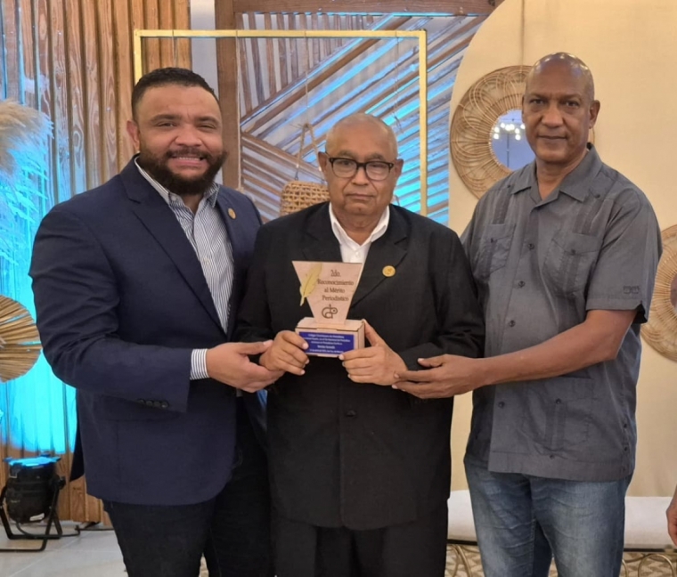 CDP reconoce periodista de LA INFORMACION Narciso Acevedo Marte