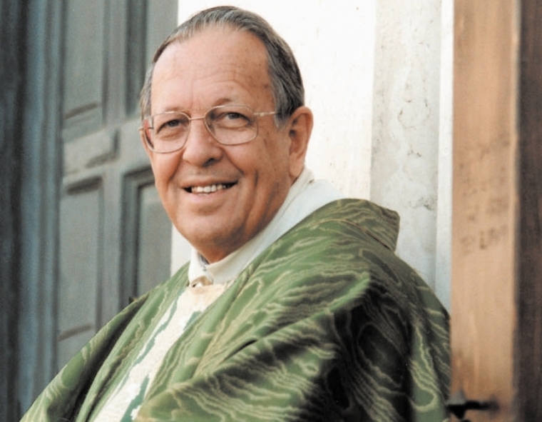 El padre Emiliano Tardiff
