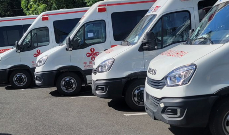 China dona 120 ambulancias a las autoridades dominicanas
