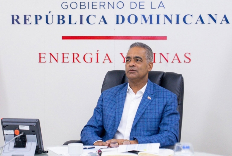 el-ministro-de-energia-y-minas-joel-santos-medium.jpg