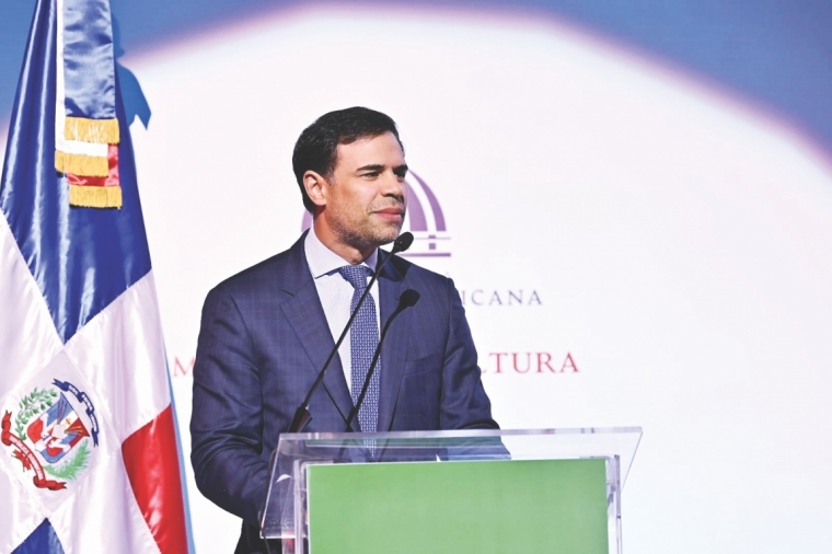 Raquel Peña  y Roberto Ángel Salcedo clausuran Feria  de  Cultura  Santiago 2026