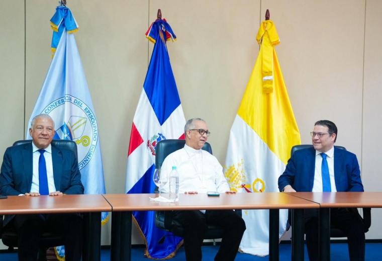 El Gobierno explicó ante la Conferencia del Episcopado en la persona de su presidente, monseñor Héctor Rodríguez, de su estrategia para enfrentar la crisis económica internacional, con énfasis en la protección de la canasta básica, el transporte y el mantenimiento de subsidios a combustibles y fertilizantes.