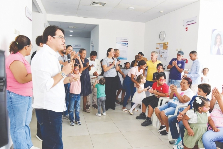 Llevan alegría y bienestar a niños y adolescentes de Centro Diagnóstico Los Guandules, Santiago