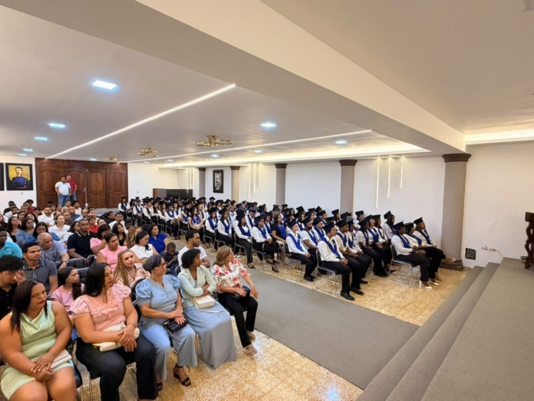 Gradúan a cientos de técnicos en Sabaneta, Santiago Rodríguez