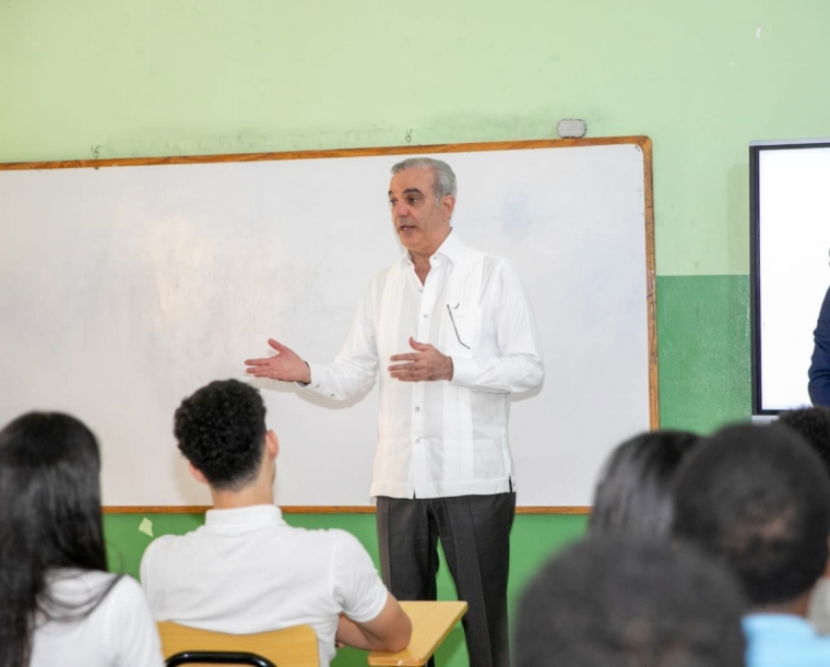 Gobierno impulsa revolución tecnológica y empleos de calidad