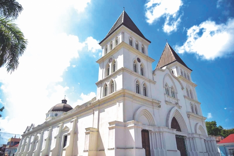 Iglesia rechaza fallo elimina restricciones al alcohol