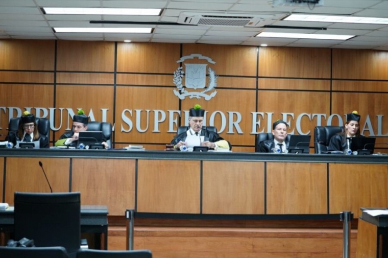 TSE se declara incompetente sobre reglamento de encuestas