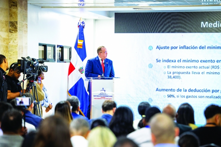 Gobierno somete paquete tributario con nuevos impuestos