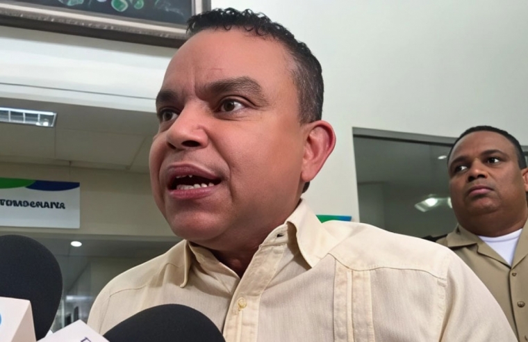 Director del SNS supervisa servicios en el Hospital Estrella Ureña