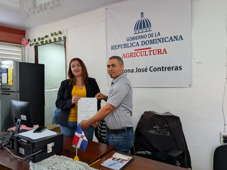 El nuevo incumbente recibe la designación.