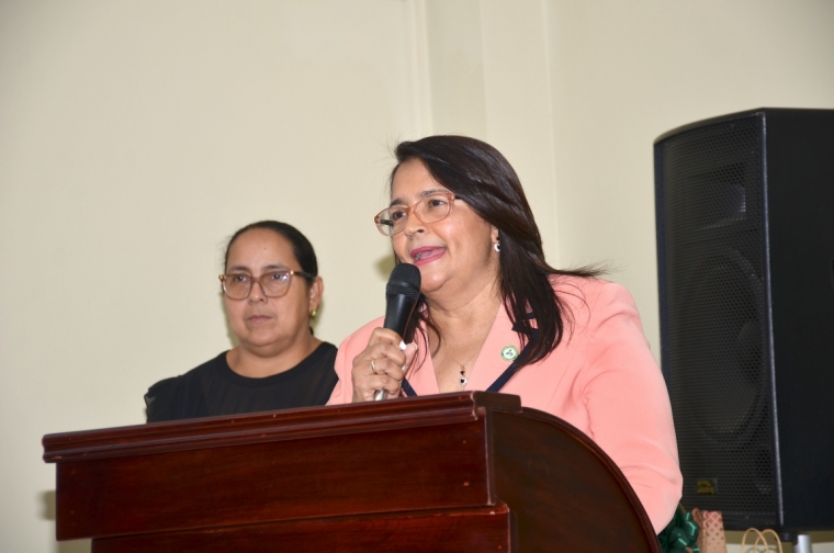 UTESA-Dajabón exalta los valores patrios y rinde homenaje al maestro Kircy Bejarán