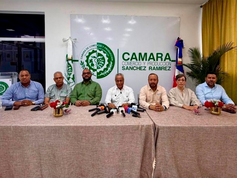 Denuncian contaminación río Yuna amenaza lago Presa de Hatillo
