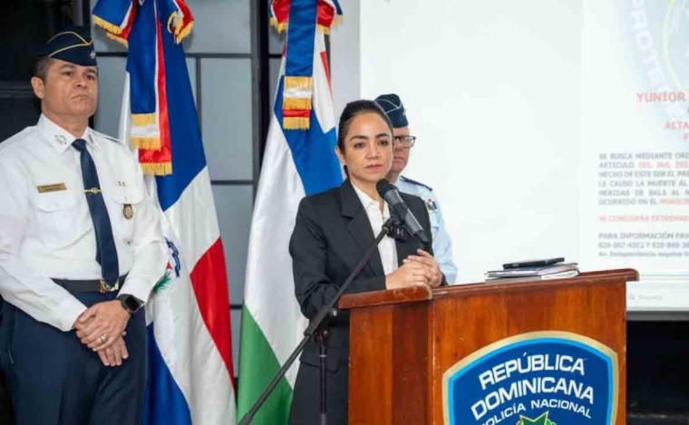 La ministra Faride Raful informó que las retenciones se realizaron por violaciones como circular sin casco, sin documentos, transitar por aceras e irrespetar la luz roja durante acciones en el Gran Santo Domingo.