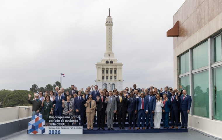 Fotografía oficial de los participantes del Cuadragésimo Primer Período de Sesiones de la Comisión Económica para América Latina y el Caribe (CEPAL) que termina este viernes en Santiago de los caballeros, luego de tres días de espacios de diálogos.